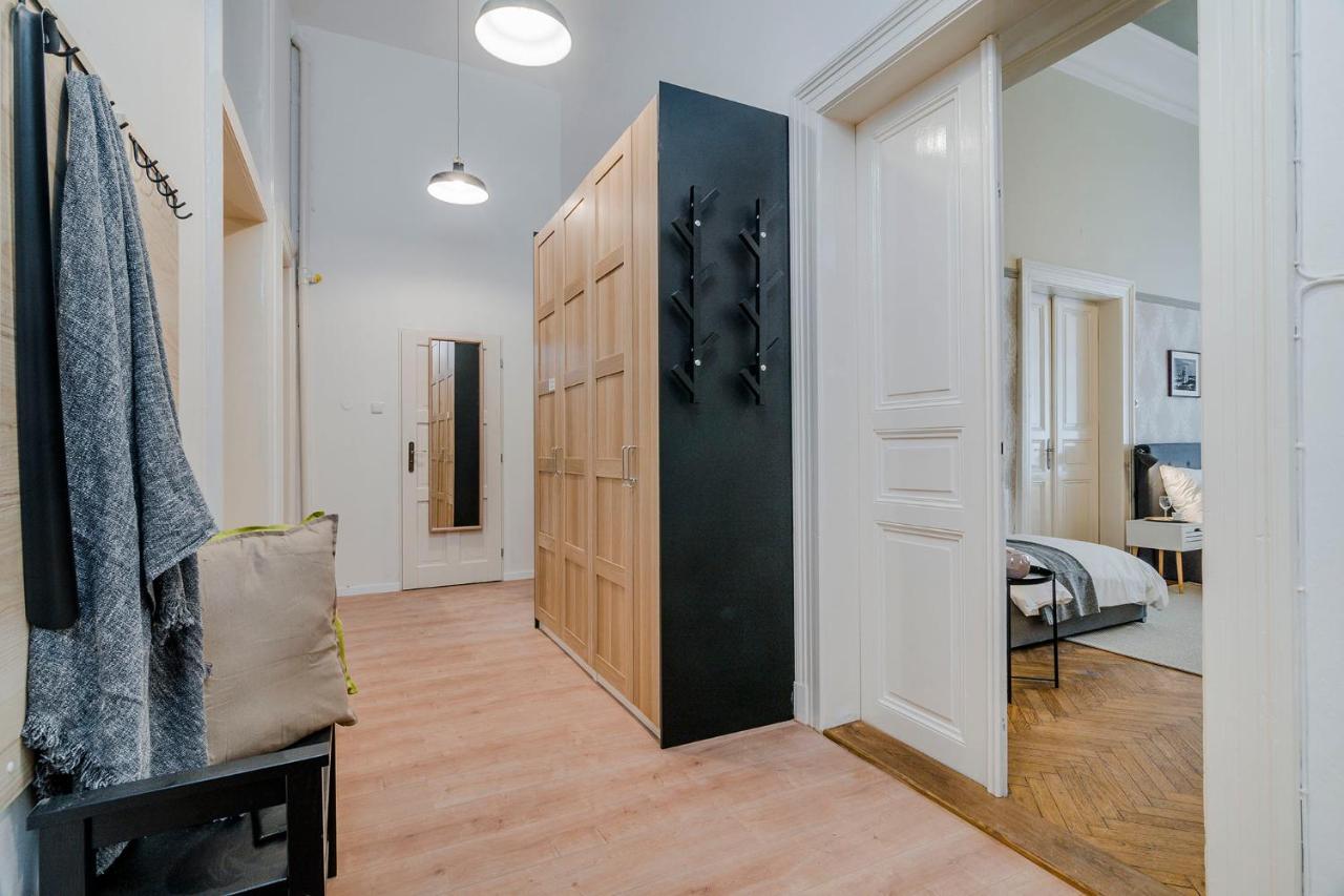 Modern And Huge Apts In Center By Michal&friends Apartmán